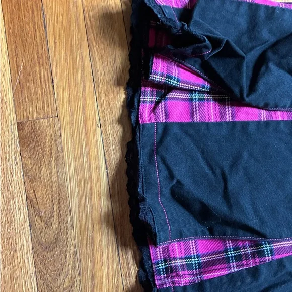 Tripp NYC Black and Pink Checkered Skirt - Picture 5 of 14